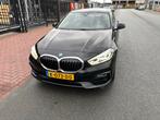 BMW 1-Serie 118i / NL auto / Automaat/ dealer onderhouden, Auto's, 65 €/maand, 136 pk, Zwart, Bruin
