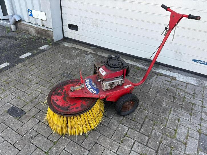Veegmachines/onkruidborstels gezocht, Tuin en Terras, Veegmachines, Zo goed als nieuw, Ophalen of Verzenden