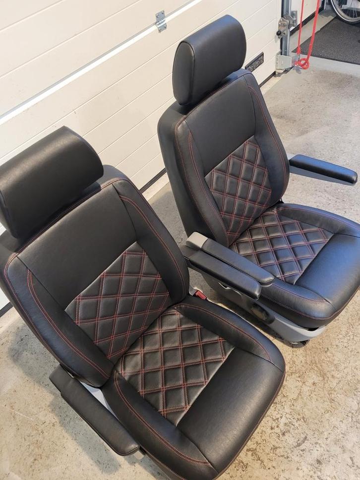 Volkswagen T5/T6 stoelen 4 armsteunen rode ruiten, Auto-onderdelen, Interieur en Bekleding, Volkswagen, Nieuw, Ophalen