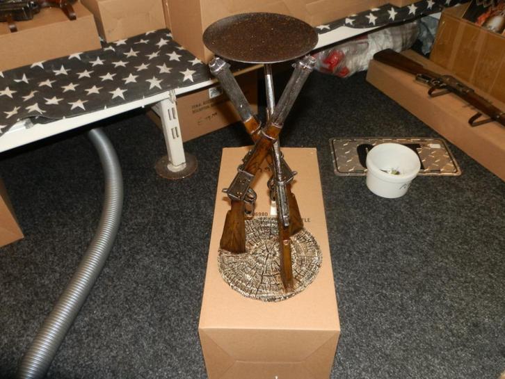 Kaarsstandaard pistol western ., Huis en Inrichting, Woonaccessoires | Kandelaars en Kaarsen, Nieuw, Kandelaar, 25 tot 50 cm, Metaal