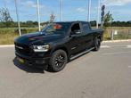 Donge ram laramie 1500 bj 2020 Zwart grijs kenteken ., Auto's, Dodge, Automaat, Zwart, Leder en Stof, Zwart