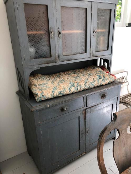 Prachtige brocante buffetkast in oude verf, Antiek en Kunst, Antiek | Meubels | Kasten, Ophalen