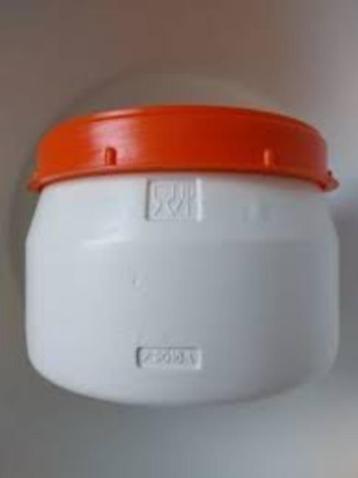 Voertonnen te koop en Voeremmers...... beschikbaar voor biedingen