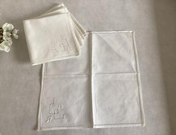 4 Vintage Witte Stoffen Servetten Set beschikbaar voor biedingen