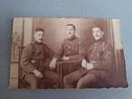 Drie officieren aan tafel, Verzamelen, Foto's en Prenten, Gebruikt, Foto, Ophalen of Verzenden, Voor 1940