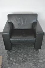 Fauteuil, verhoogd model, leer, zwart, 49 cm zithoogte, Ophalen, Gebruikt, Minder dan 75 cm, Leer