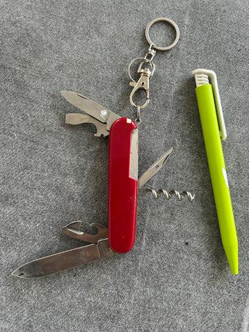 Zwitsers zakmes - Compact en handig! beschikbaar voor biedingen