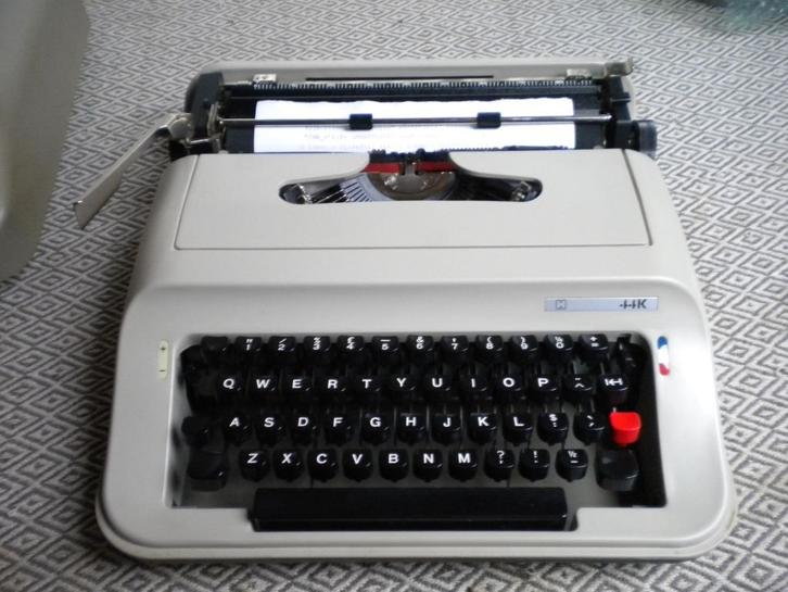 HEMA 44K kofferschrijfmachine met koffer, Diversen, Typemachines, Nieuw, Ophalen of Verzenden