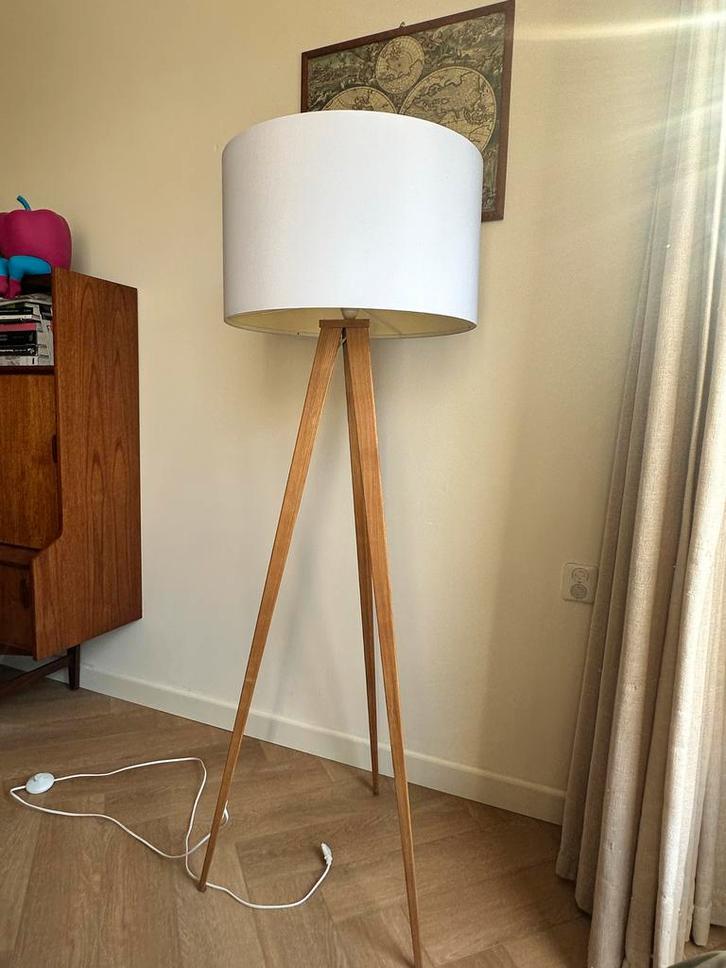 Zuiver Tripod Wood Vloerlamp - Stijlvolle Verlichting, Huis en Inrichting, Lampen | Vloerlampen, Gebruikt, 150 tot 200 cm, Hout