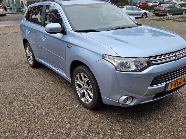 Mitsubishi Outlander 2.0 Mivec Phev, Accu 4jr, Winterbanden+, Auto's, Mitsubishi, Particulier, Outlander, Hybride Elektrisch/Benzine