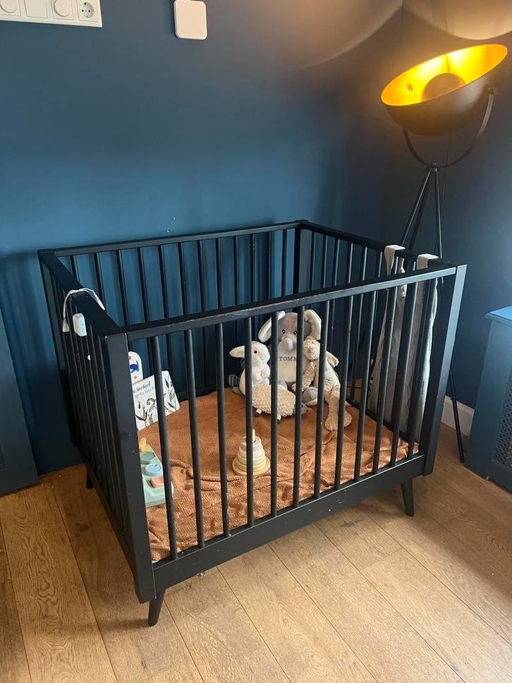 Zwarte box inclusief boxkleed Jollein en boxzak, Kinderen en Baby's, Boxen, Zo goed als nieuw, Boxkleed, Ophalen