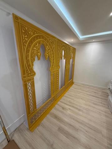 Backdrop te huur - Gouden decoratie beschikbaar voor biedingen