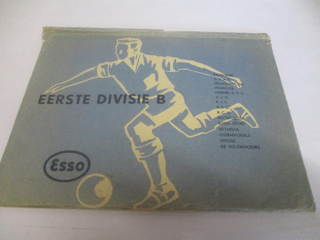 Voetbalclub Foto,s van 1958 -1959 15 clubs, Verzamelen, Sportartikelen en Voetbal, Gebruikt, Poster, Plaatje of Sticker, Overige binnenlandse clubs