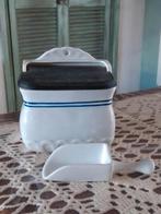 Antieke wit porcelaine zout doos met zwarte houten deksel, Ophalen of Verzenden