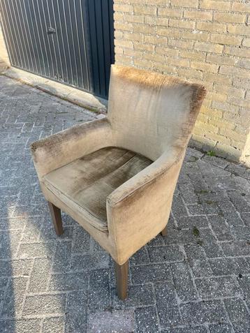 6 eet kamer stoelen met armleuning.  beschikbaar voor biedingen