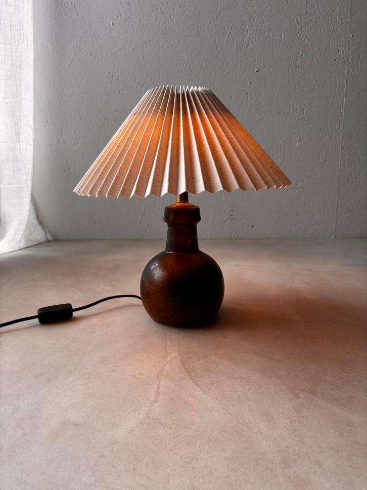 Keramische minimalistische tafellamp Denemarken jaren 60, Huis en Inrichting, Lampen | Tafellampen, Minder dan 50 cm, Metaal, Stof