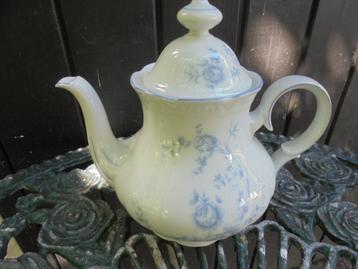 Theepot Mitterteich Bavaria met blauwe roosjes / bloemboeket beschikbaar voor biedingen