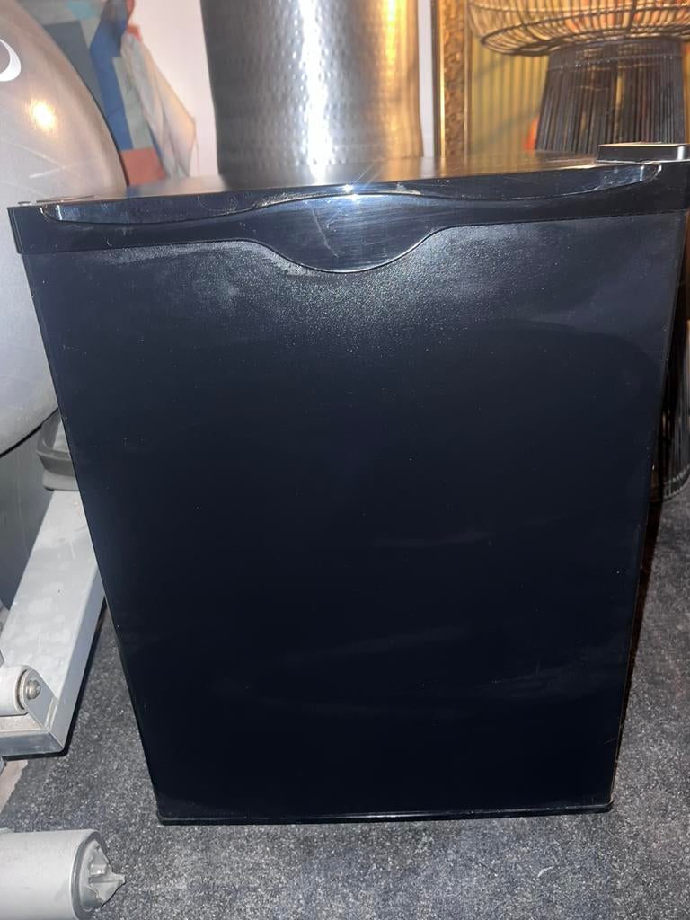 Koelkast klein zwart, Ophalen, Zo goed als nieuw