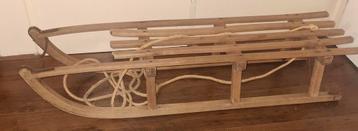 Houten Slee beschikbaar voor biedingen