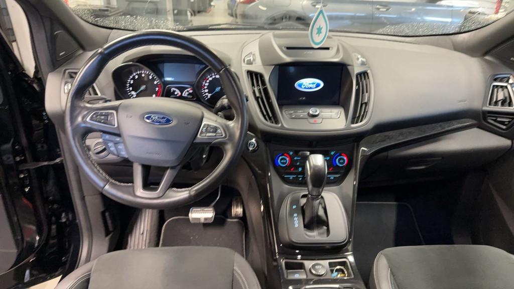 Ford Kuga 1.5 EcoBoost ST Line AWD navi LM automaat, Euro 6, 4 cilinders, 1850 kg, Zwart