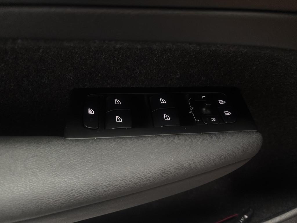 Volvo XC40 1.5 T5 Recharge Inscription, Euro 6, Blauw, Hybride Elektrisch/Benzine, 3 cilinders