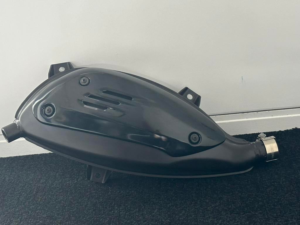 Vespa 300 gts hpe 2023 originele uitlaat nieuw, Ophalen of Verzenden