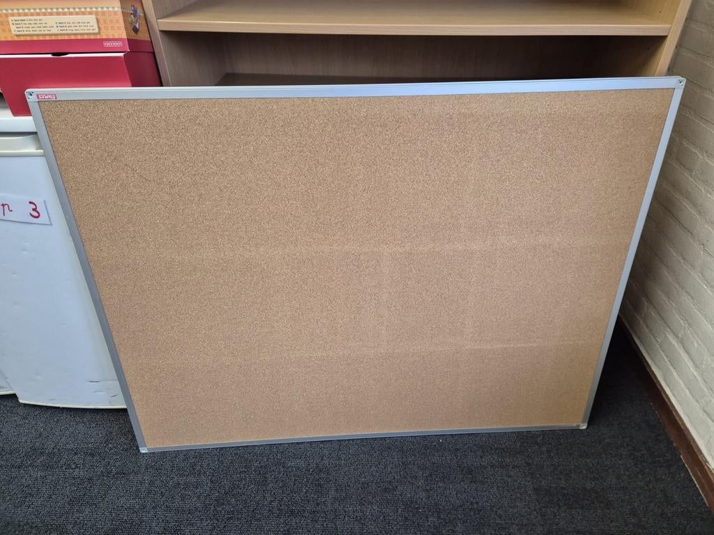 2x Staples Prikbord 90x120 cm - Prijs per stuk, Ophalen, Gebruikt, Prikbord