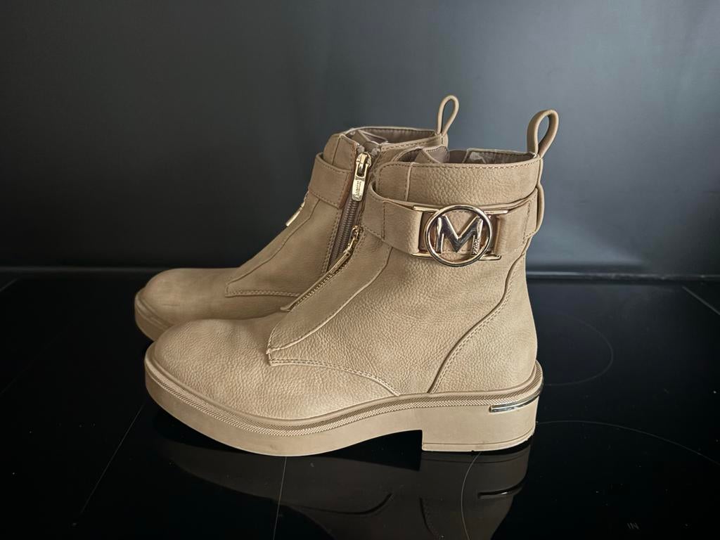 Mexx beige laarsjes met gouden details, Kleding | Dames, Schoenen, Ophalen of Verzenden, Gedragen, Beige, Lage of Enkellaarzen