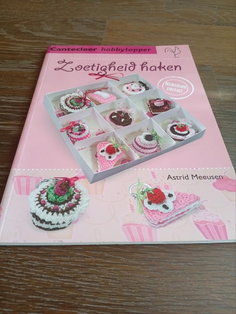 Val Pierce - Beren haken, Zo goed als nieuw, Val Pierce, Ophalen, Breien en Haken