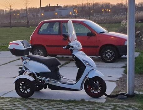 Te koop mooi accubrommer, Ophalen, Zo goed als nieuw