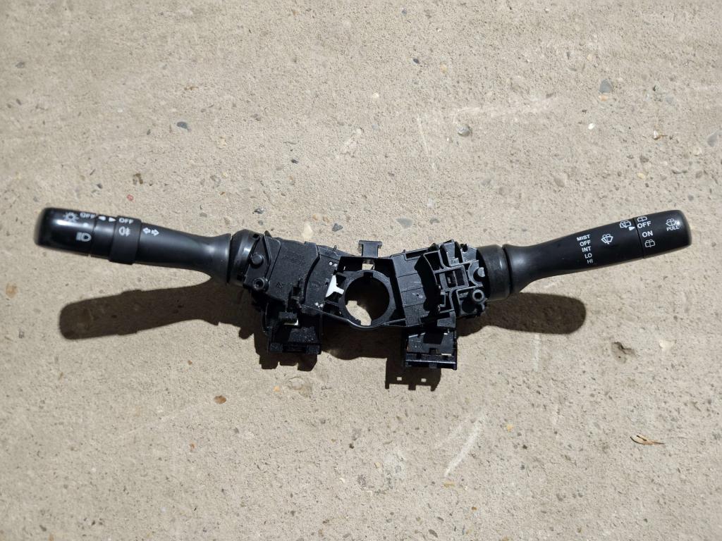 STUURKOLOMSCHAKELAAR/ RICHTINGAANWIJZER, PEUGEOT 107, Gebruikt, Citroën, Niet ingevuld, Niet ingevuld