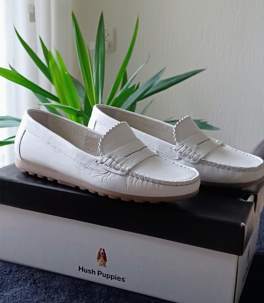 Moccasins - Loafers - Leder - Hush Puppies - Nieuw ✴️ ️, Wit, Ophalen of Verzenden, Zo goed als nieuw, Espadrilles of Moccasins
