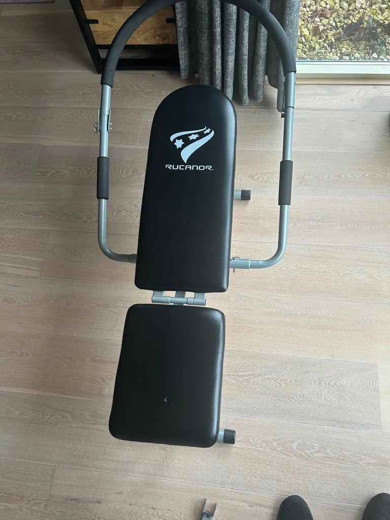Rucanor Fitnessbankje - Ideaal voor buikspieroefeningen, Ophalen of Verzenden, Zo goed als nieuw, Buik, Fitnessbank