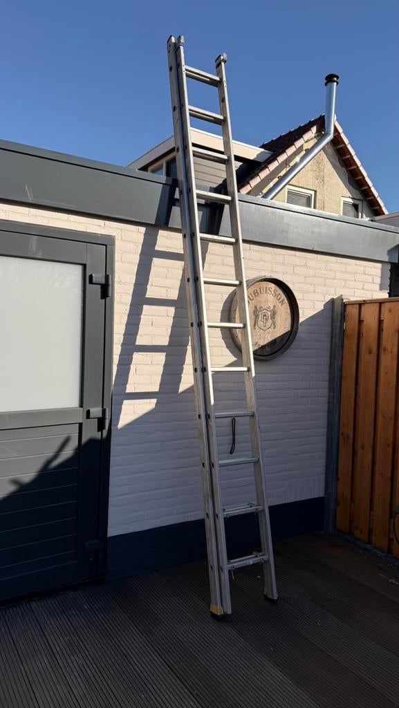 Skyworks 2 delige steekladder, Doe-het-zelf en Verbouw, Ladders en Trappen, Ophalen, Zo goed als nieuw, 4 meter of meer