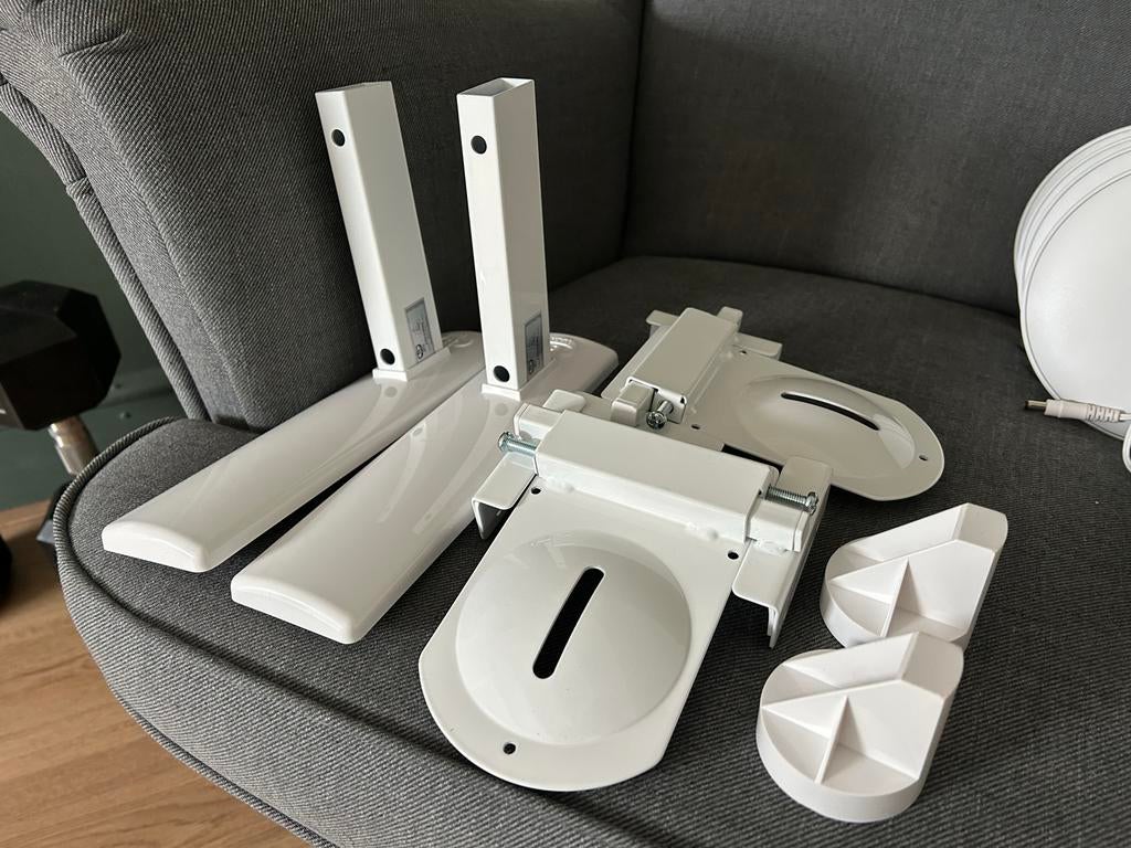 ESSENTIALS WB UNIVERSAL 20 muurbeugels voor Argon speakers, Audio, Tv en Foto, Luidsprekers, Ophalen of Verzenden, Zo goed als nieuw