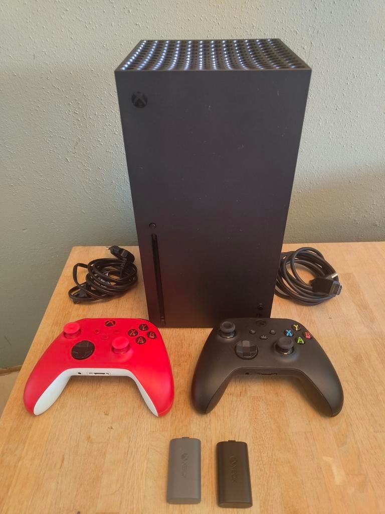 Xbox Series X incl. 2 Series X/S Controllers en Accu's, Spelcomputers en Games, Spelcomputers | Xbox Series X en S, Ophalen, Zo goed als nieuw
