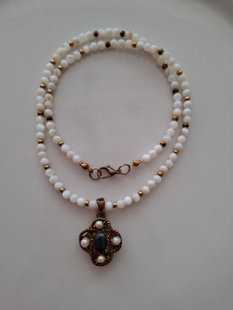 Tudorstijl ketting van parelmoer kralen, Sieraden, Tassen en Uiterlijk, Kettingen, Nieuw, Overige materialen, Wit, Met edelsteen