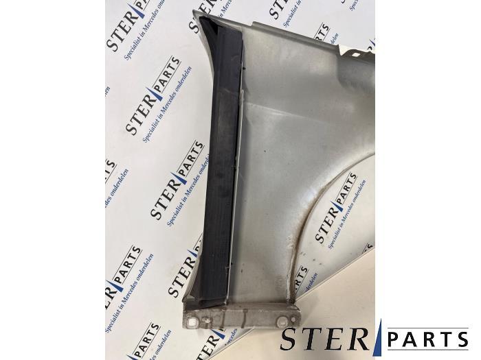 Scherm links-voor van een Mercedes E-Klasse (650), Gebruikt, -, Ophalen of Verzenden, -