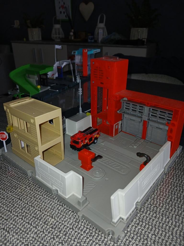 Matchbox speelset met brandweerkazerne en auto, Ophalen of Verzenden