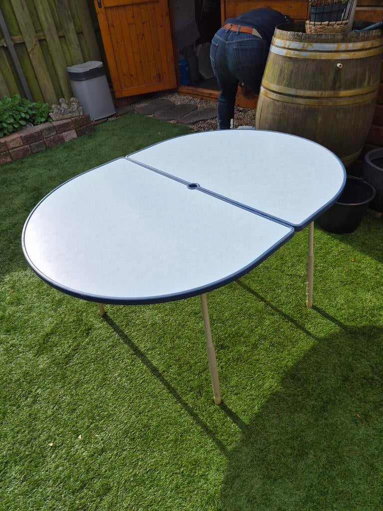 Ovale tafel grijs blad met blauwe rand in hoogte verstelbaar, Caravans en Kamperen, Caravan accessoires, Ophalen of Verzenden