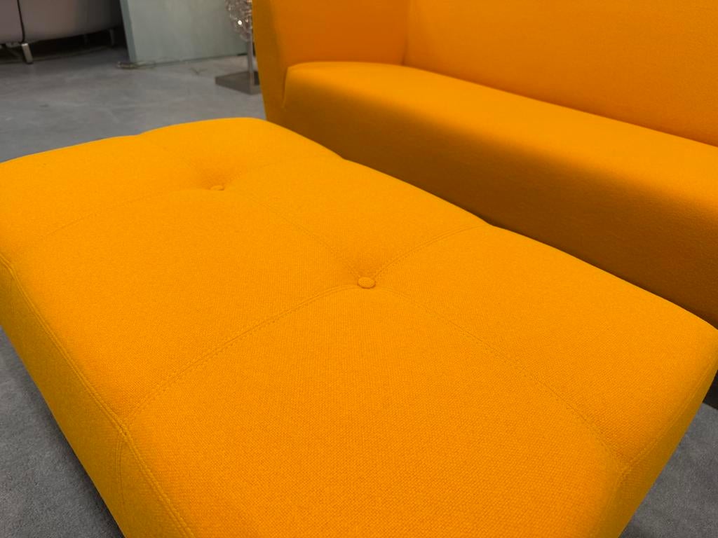 Nieuw Gelderland 6111 Voetenbank oranje stof Design poef, Nieuw, Ophalen of Verzenden, Gelderland, Stof