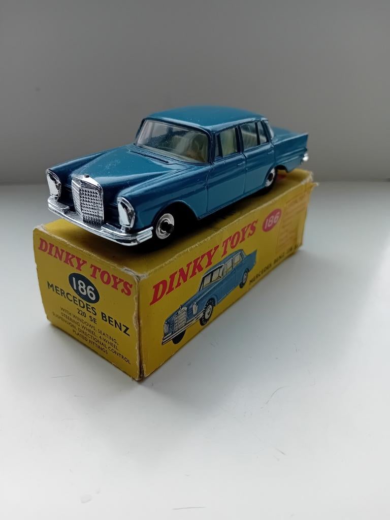 Dinky toys Mercedes 220 SE., Ophalen of Verzenden, Gebruikt, Auto, Dinky Toys