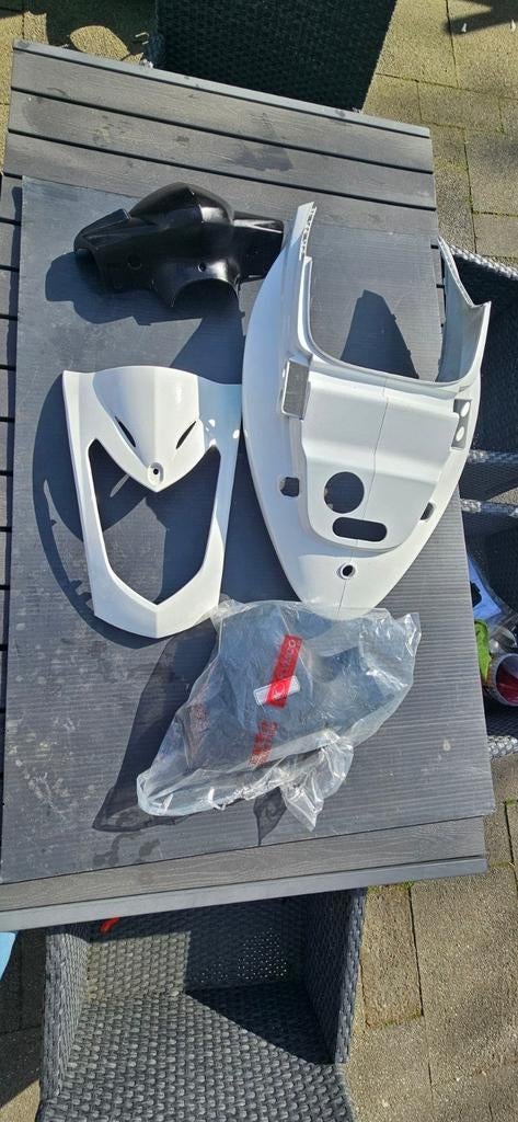 Kappen sets Kymco Agility - Diverse kleuren vanaf prijs, Fietsen en Brommers, Ophalen, Zo goed als nieuw, Kap, Kymco