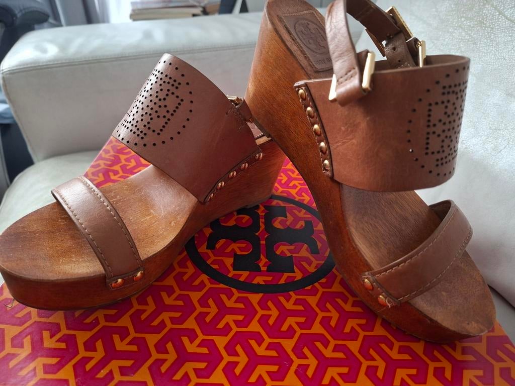 Tory Burch sleehak sandalen bruin leer maat 36, Kleding | Dames, Schoenen, Ophalen of Verzenden, Zo goed als nieuw, Bruin, Sandalen of Muiltjes