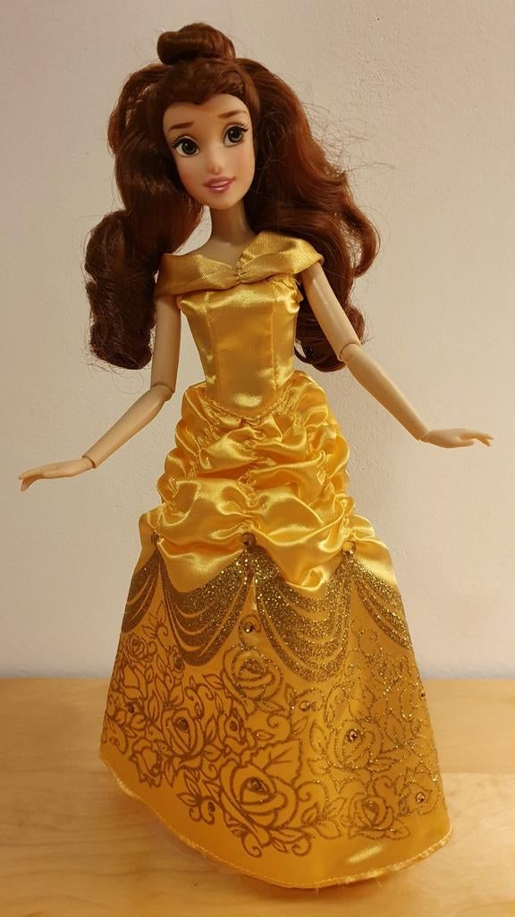 Disney Store Belle Beauty and the Beast classic doll, Verzamelen, Poppen, Ophalen of Verzenden, Zo goed als nieuw, Fashion Doll