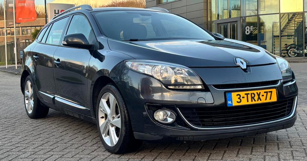 Renault Mégane 1.5 DCI Estate AUTOMAAT Grijs EU5, Auto's, Renault, Euro 5, Stof, 680 kg, 4 cilinders