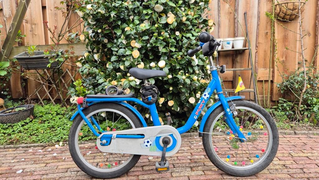 Puky kinderfiets 18 inch - Z8 Blauw met voetbalmotief, Fietsen en Brommers, Ophalen, Terugtraprem, Puky, 16 tot 20 inch