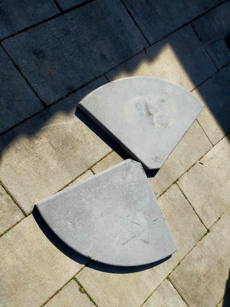 Parasol voet tegels., Tuin en Terras, Ophalen, Beton, Terrastegels