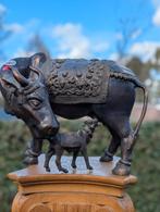 Heilige koe brons India vorige eeuw. 40x33 cm. €395., Ophalen