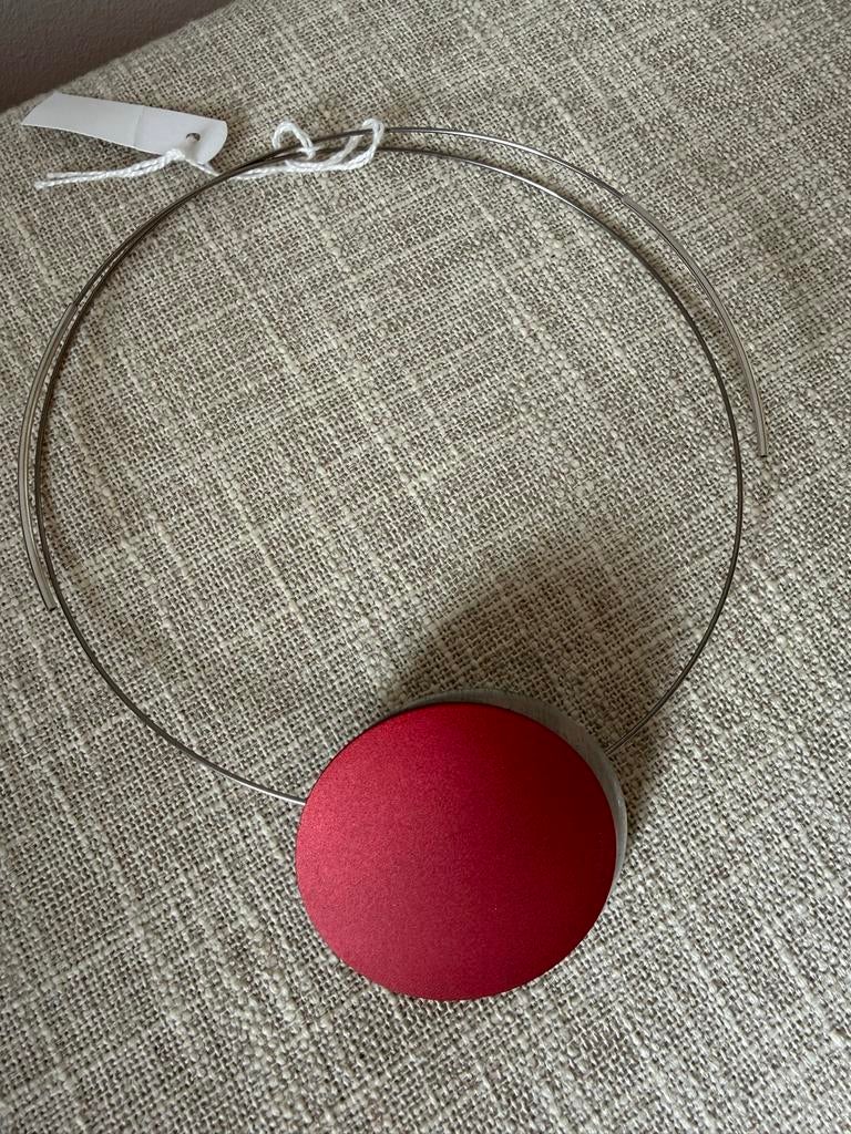 Step by step / Rode hanger ketting, Sieraden, Tassen en Uiterlijk, Ophalen of Verzenden, Zo goed als nieuw, Rood, Overige materialen